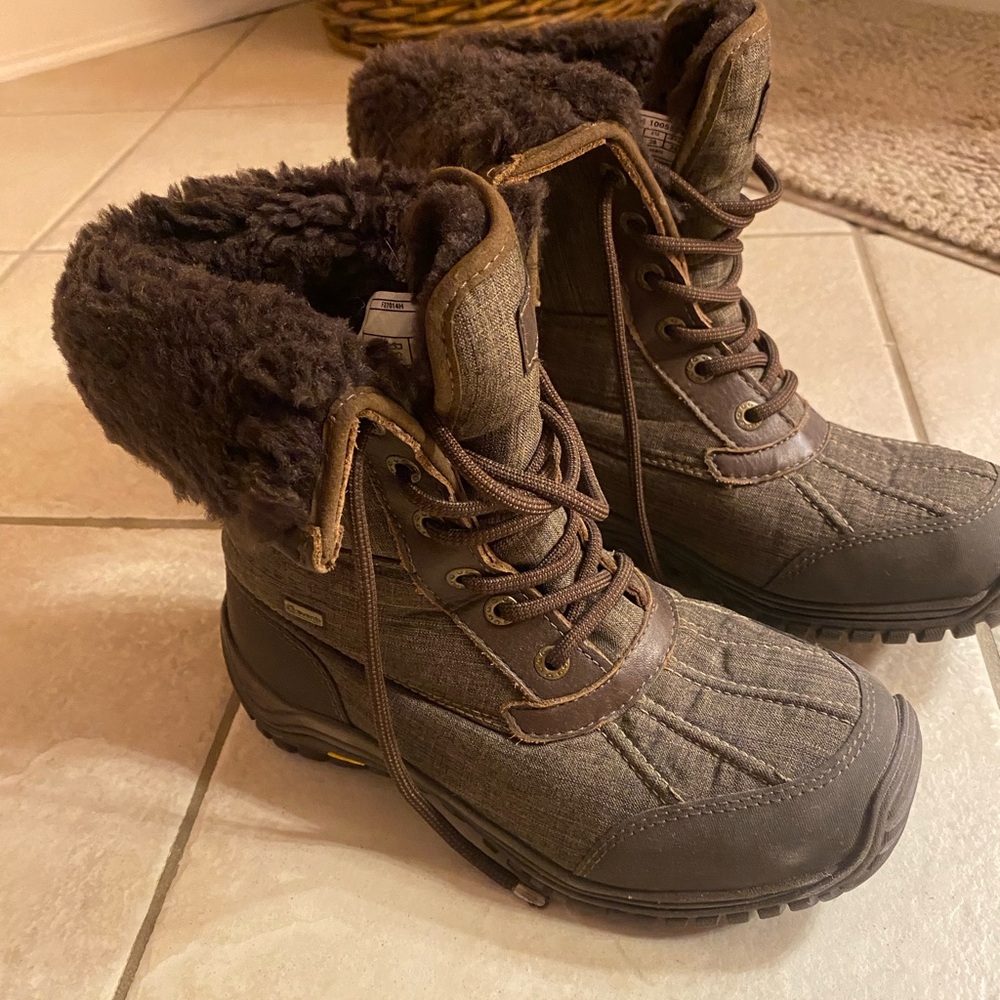 UGG Boots, Excellent Condition, Size 7.